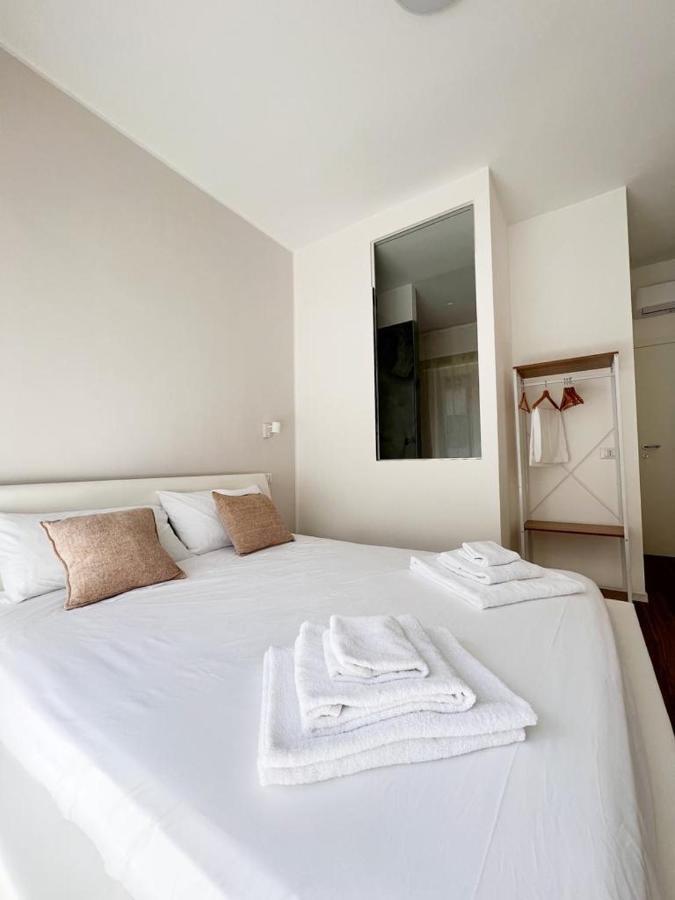 Finella Charming Rooms Bari Esterno foto