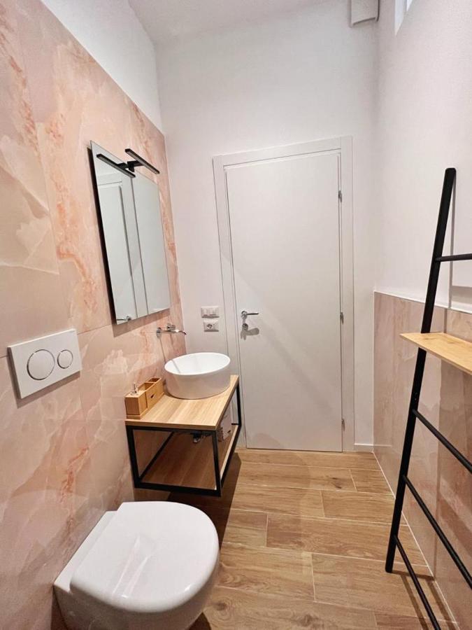 Finella Charming Rooms Bari Esterno foto